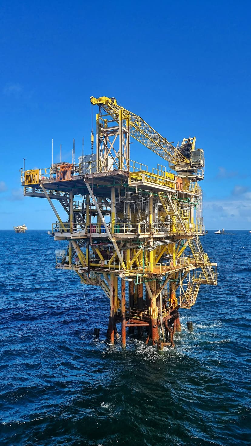 Offshore oil and gas drilling rig